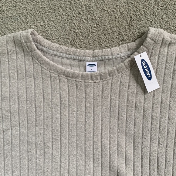 Old Navy Oversized Sweater (NWT) - Picture 3 of 6